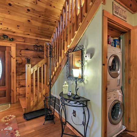 Cozy Nest Gatlinburg Cabin With Porch And Jacuzzi! Villa Exterior foto