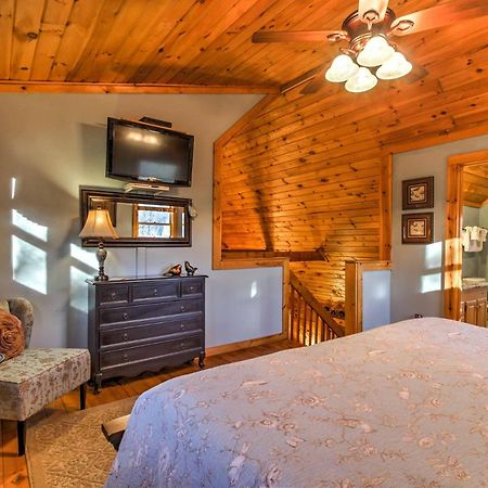 Cozy Nest Gatlinburg Cabin With Porch And Jacuzzi! Villa Exterior foto