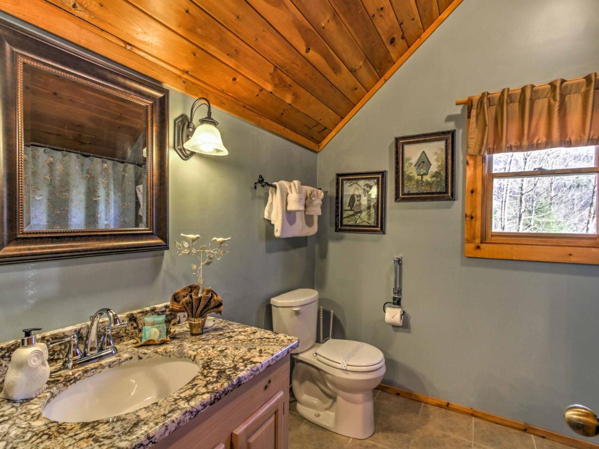 Cozy Nest Gatlinburg Cabin With Porch And Jacuzzi! Villa Exterior foto